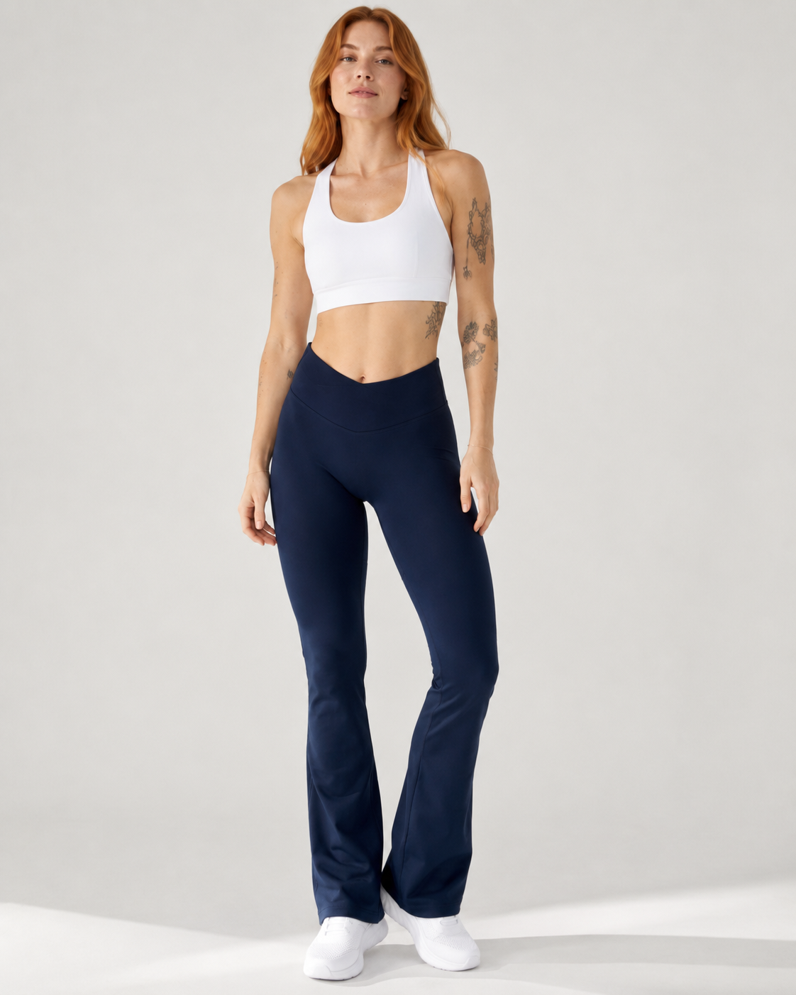 LF Signature V-Cut Flared Leggings
