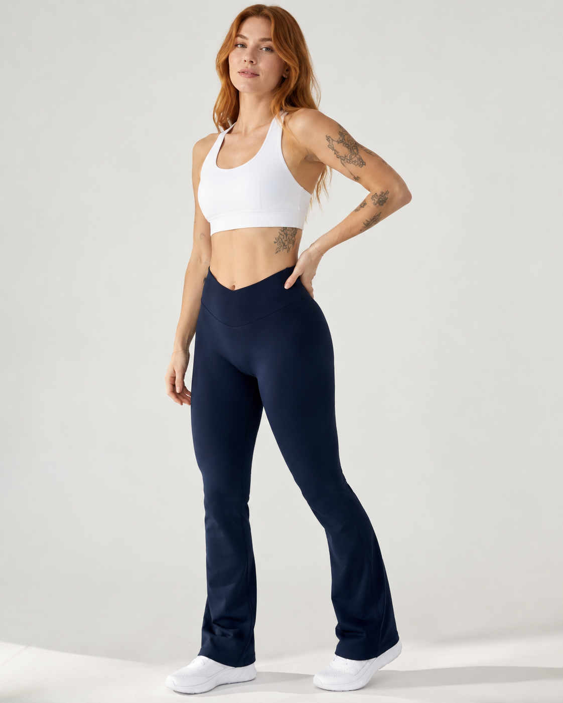 LF Signature V-Cut Flared Leggings - Image 4